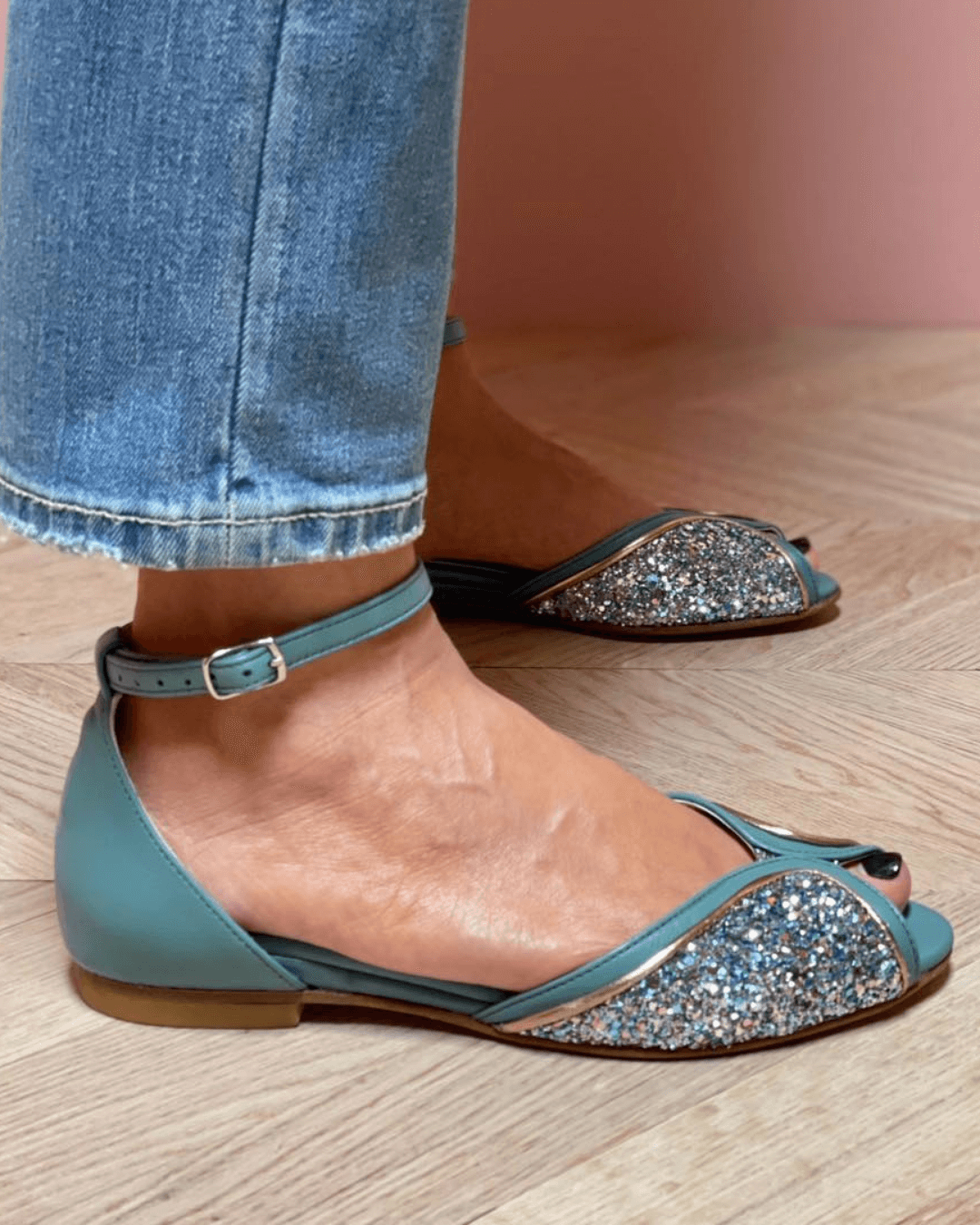 Mira | Chic Glitter Flat Sandals Ideal for Every Occasion