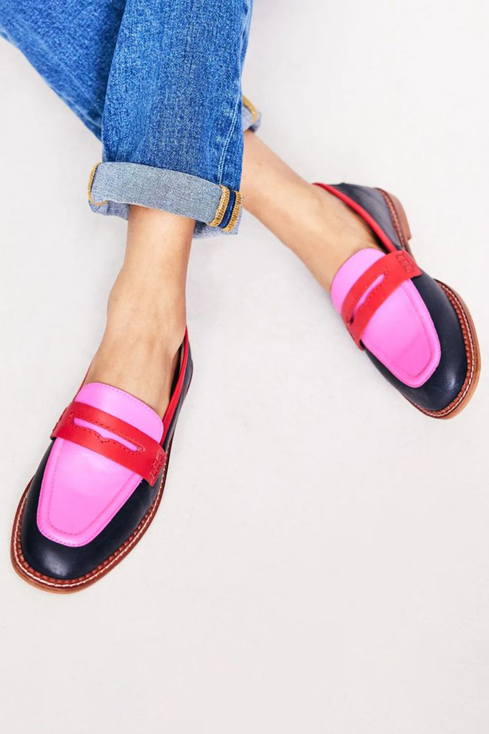 Mira™ | Dark Moccasins with Bold Colors for a Distinctive Look