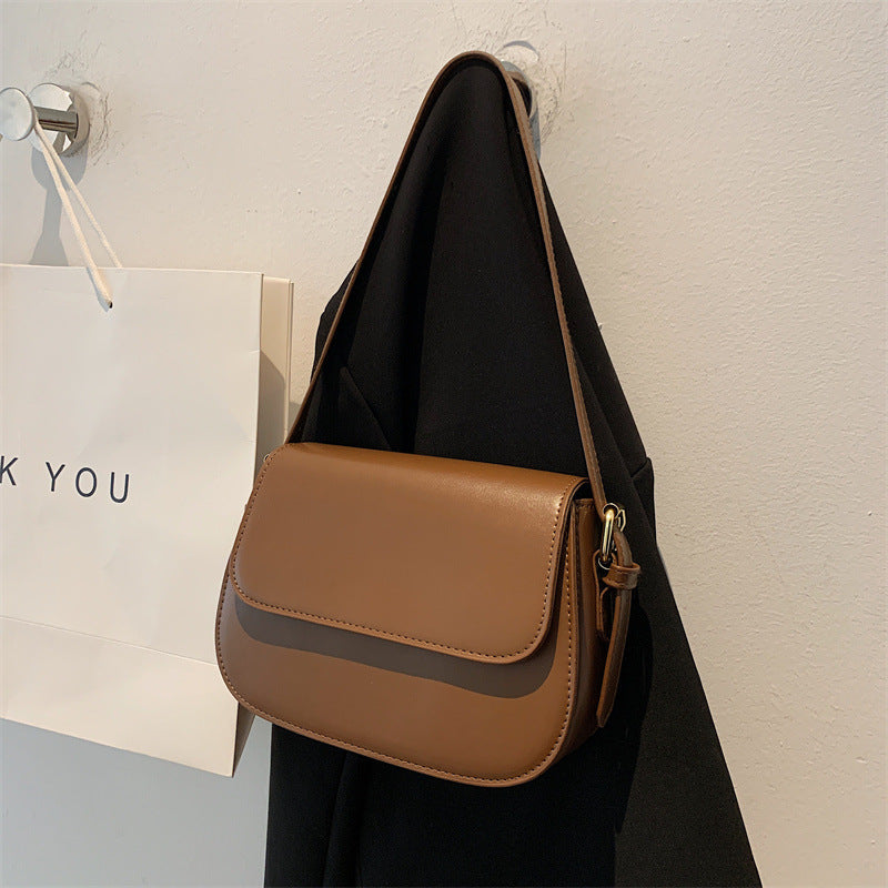 Avery™ Classic Saddle - Crossbody Bag