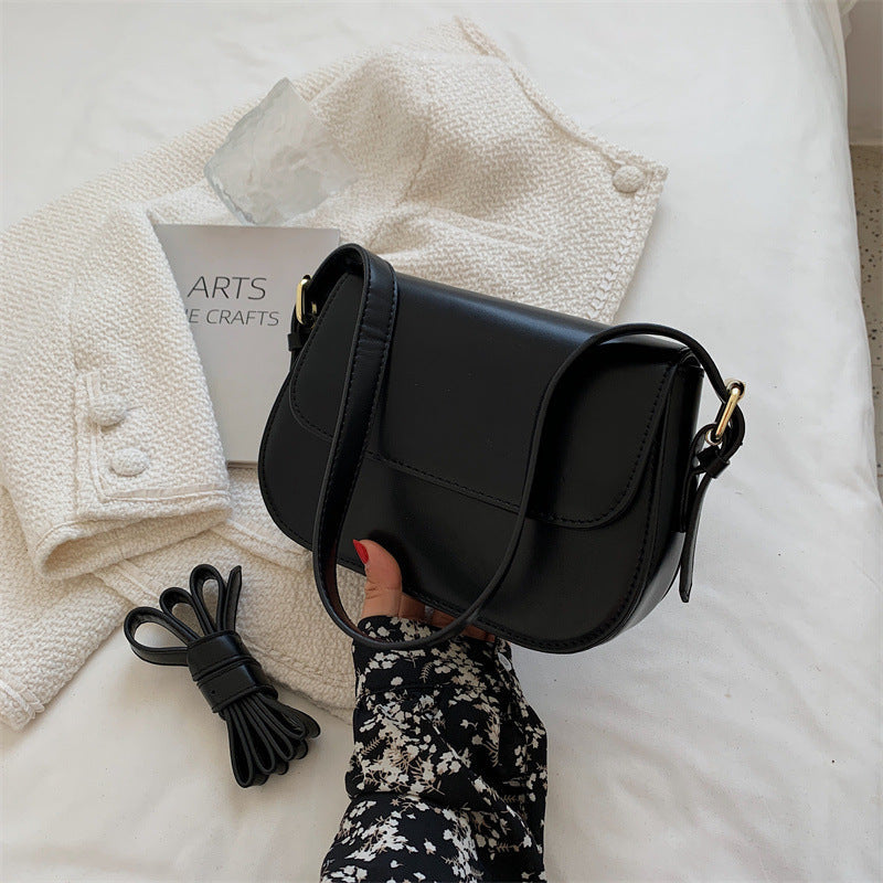 Avery™ Classic Saddle - Crossbody Bag