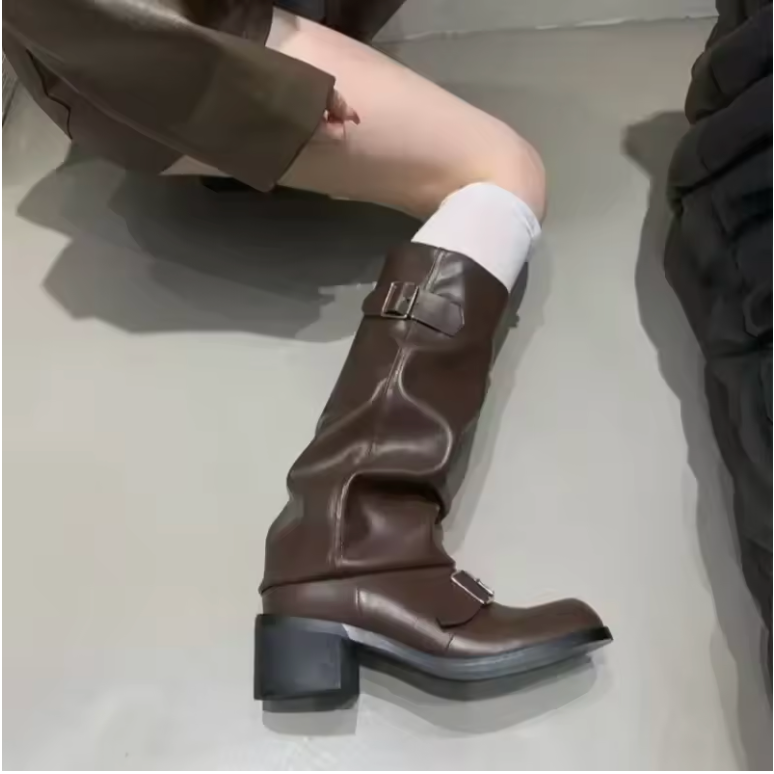 Lebara – Elegant Black Leather Women's Platform Boots with Stylish Straps