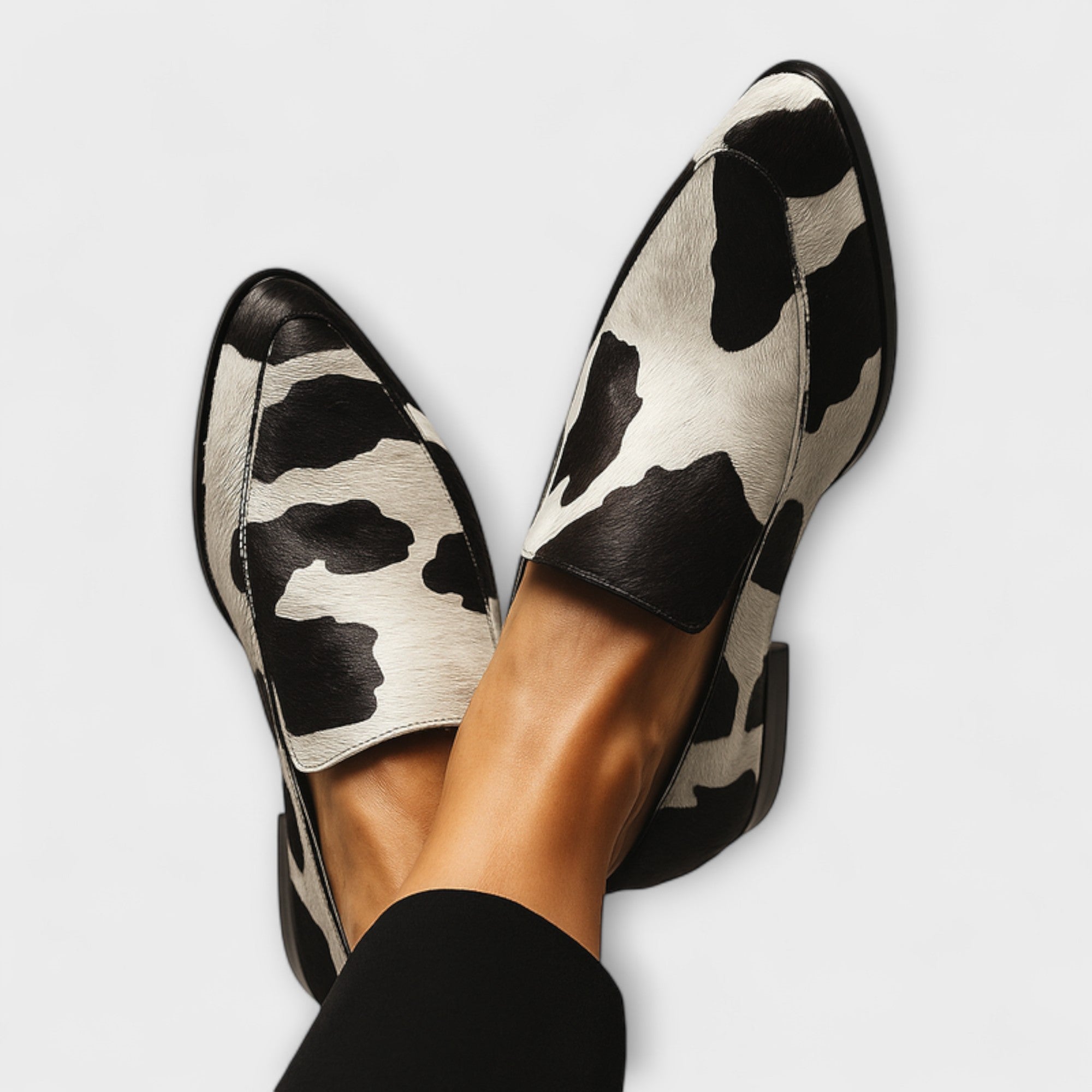 Mira - Trendy Sneakers for a Stylish Modern Aesthetic
