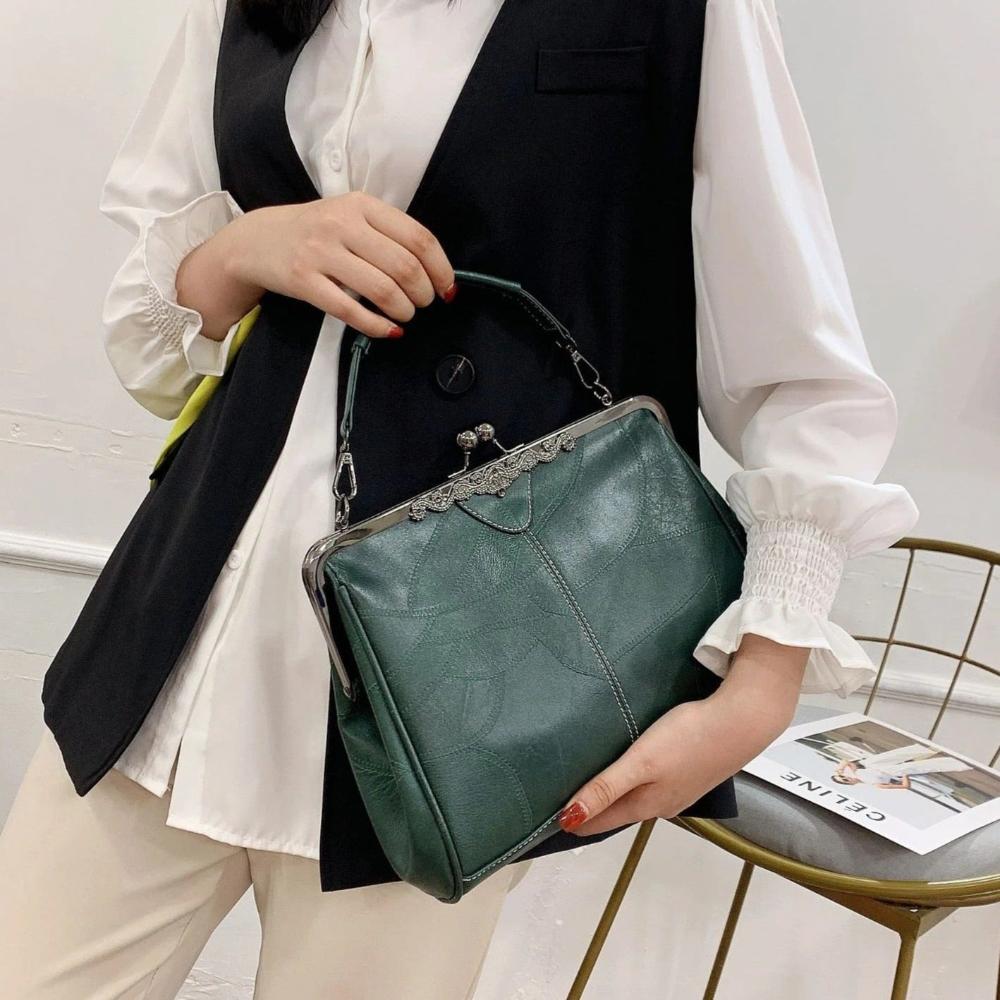 Mila - Timeless vintage bag with elegant flap clasp