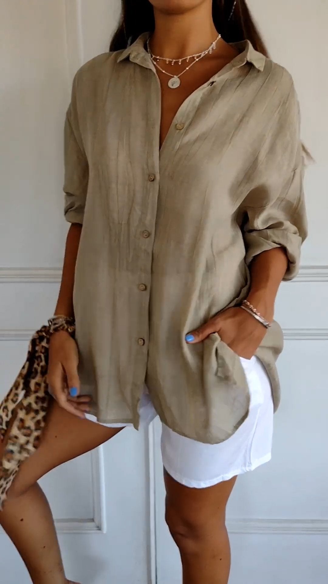 Clara - Chic Solid Color Blouse