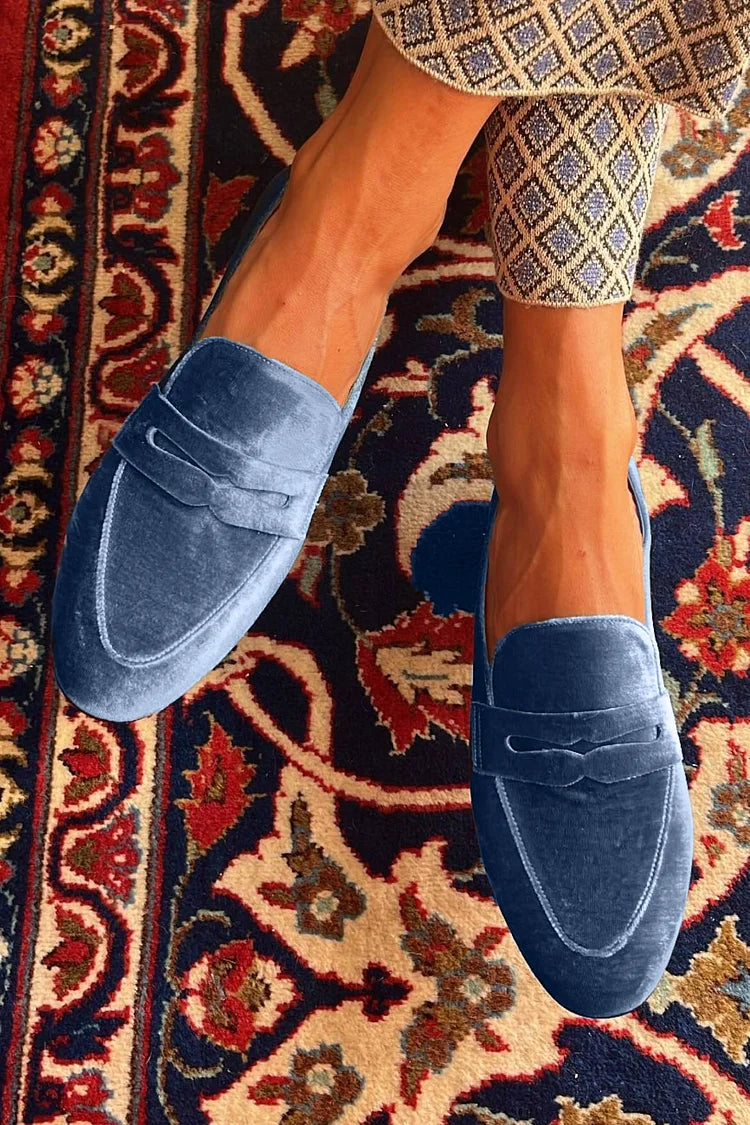 MIRA | TRADITIONAL SLIP-ON MOCCASINS