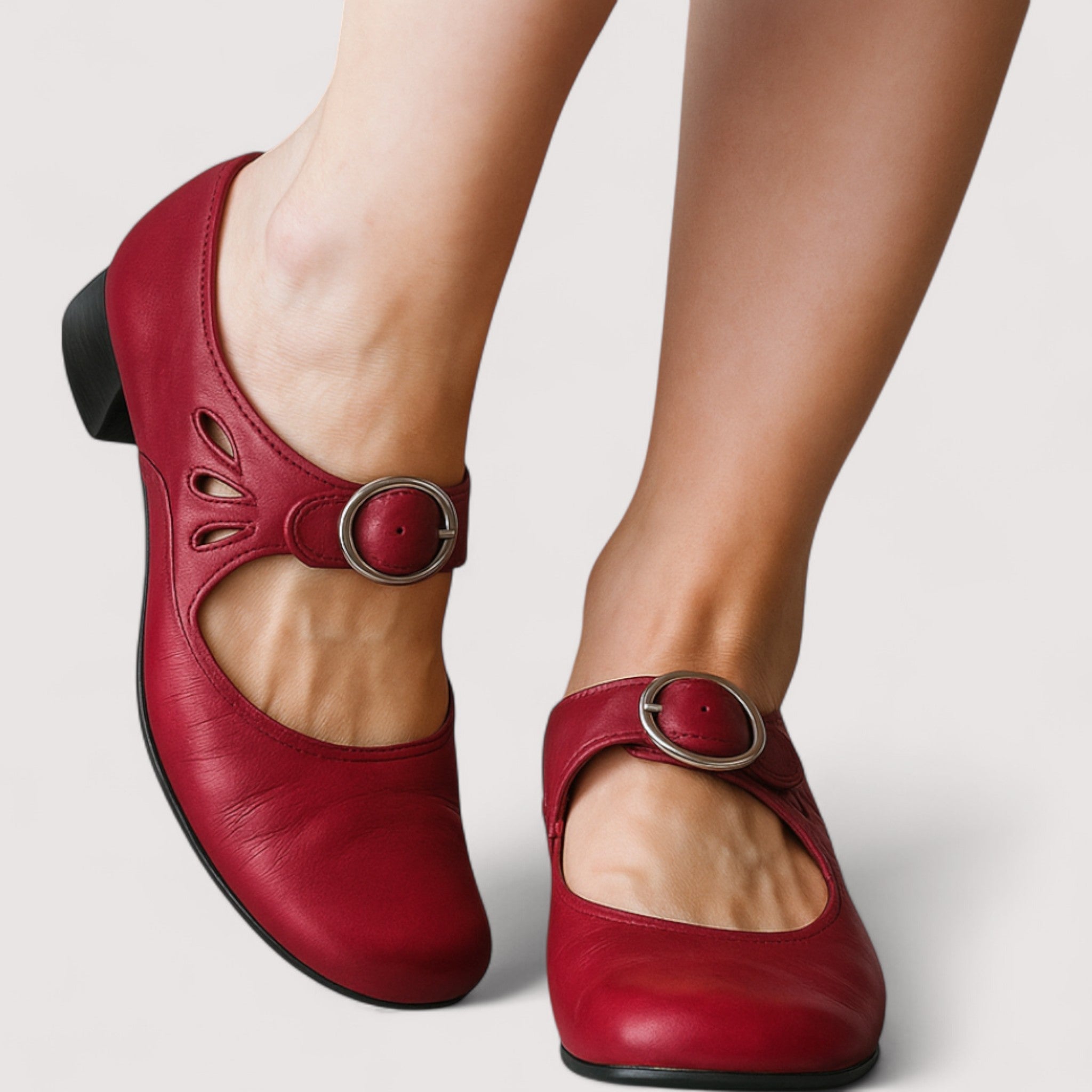 Clara | Chic Faux Leather Neckline for a Sophisticated Style
