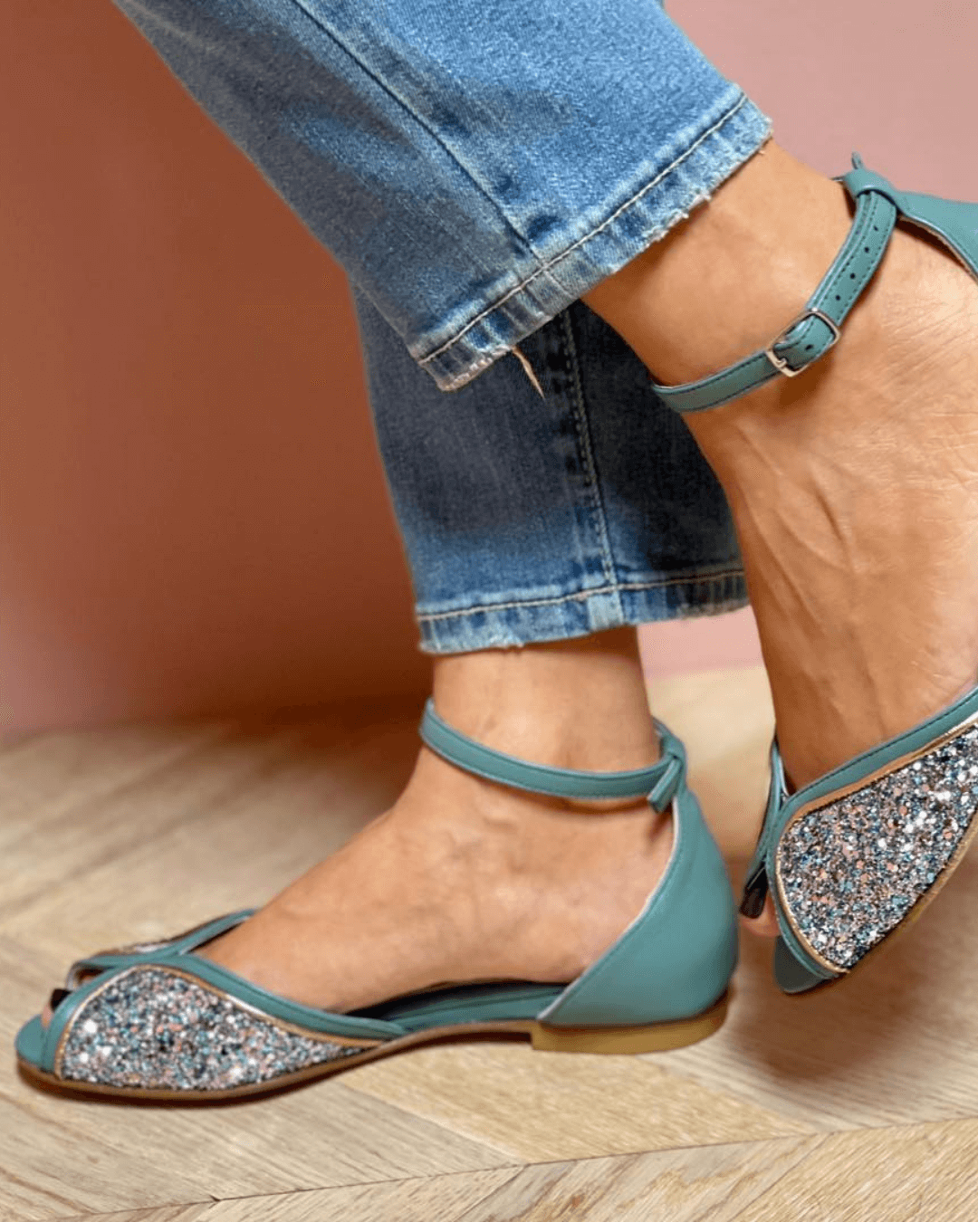 Mira | Chic Glitter Flat Sandals Ideal for Every Occasion