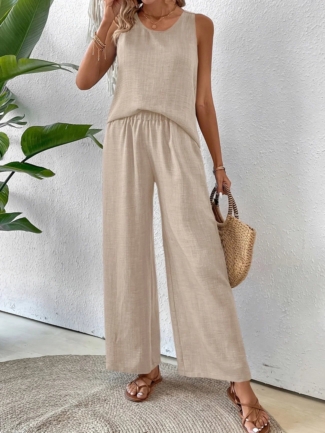 Avery™ - Chic Sleeveless Tank & Pants Ensemble