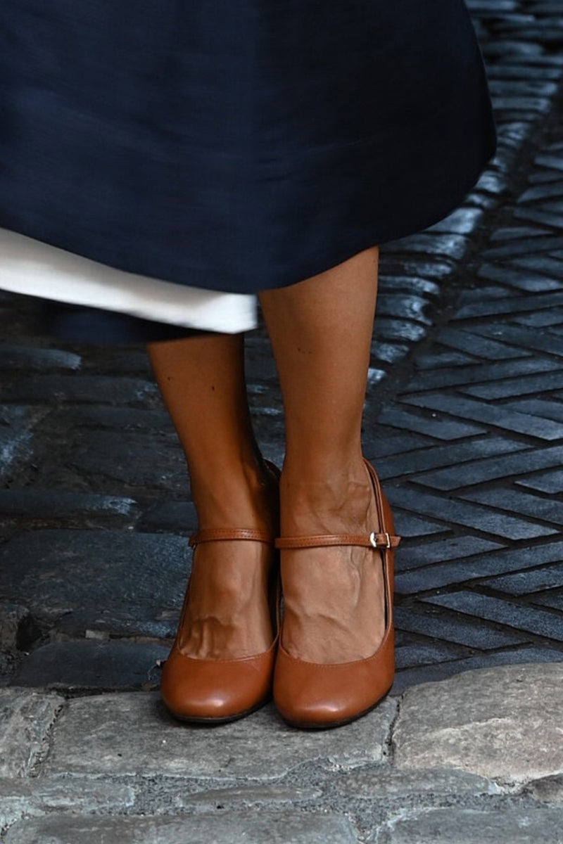 Mira™ | Stylish Strappy Sandals with Compact Heel – Ideal for Every Occasion