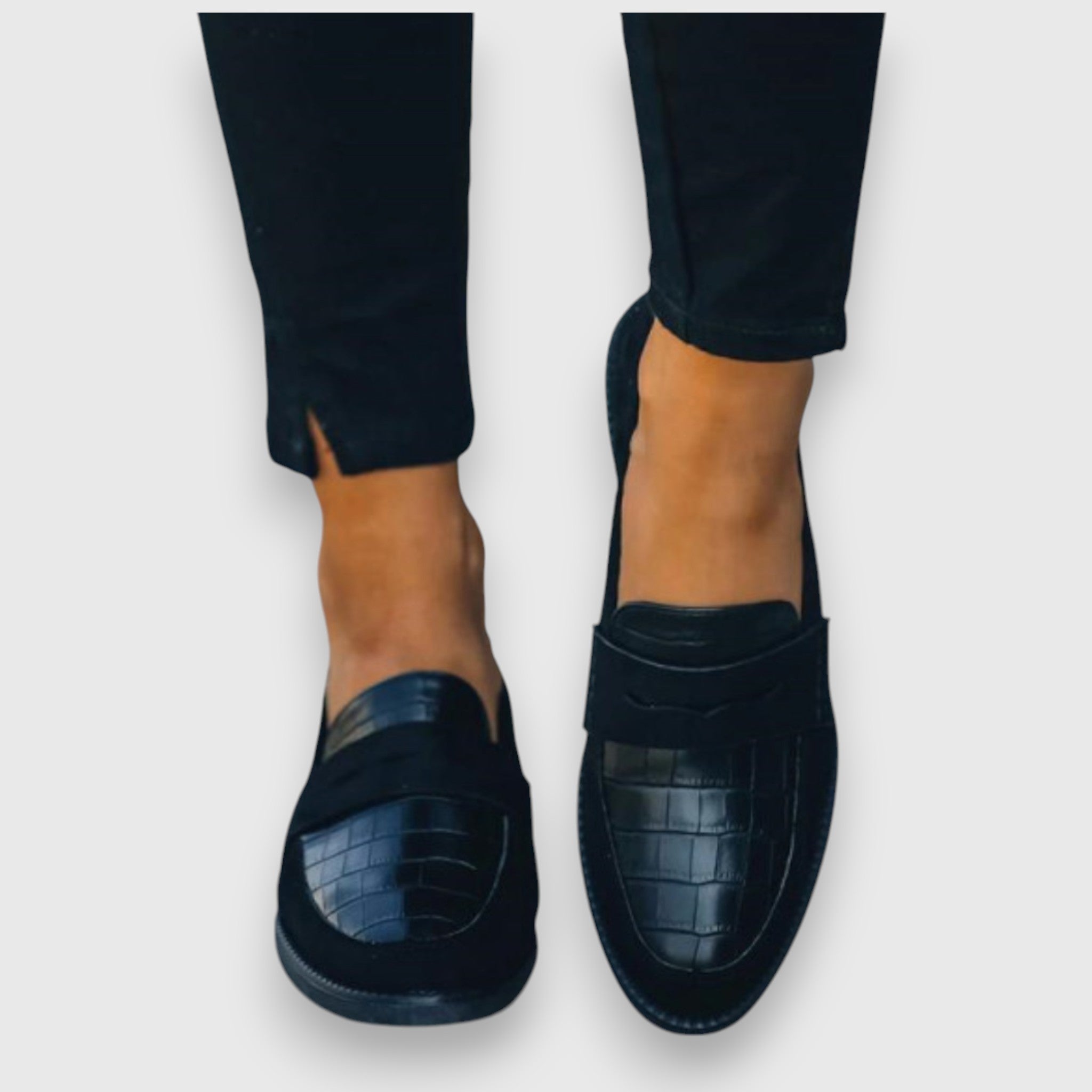 Mira – Stylish and Comfortable Elegant Moccasins