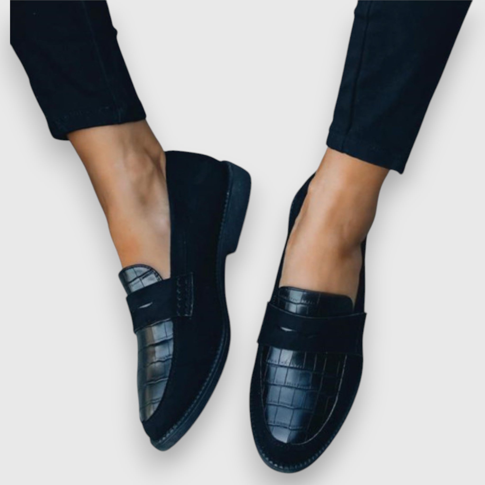 Mira – Stylish and Comfortable Elegant Moccasins