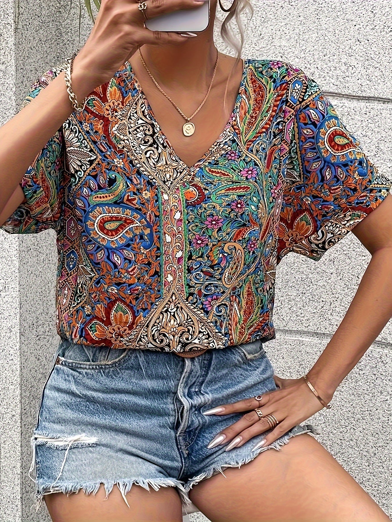 Chic SARA V-Neck Blouse for Effortless Style