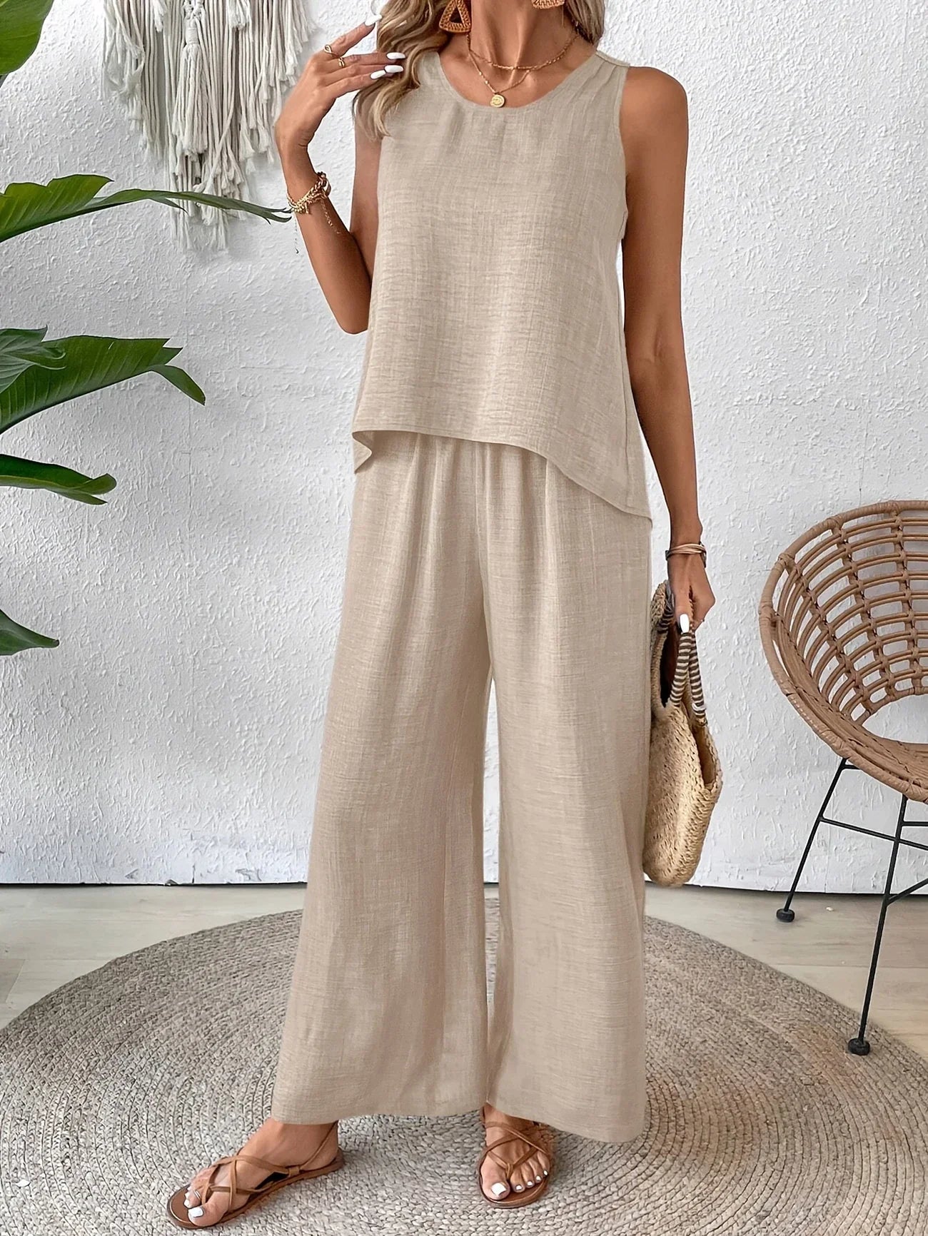 Avery™ - Chic Sleeveless Tank & Pants Ensemble