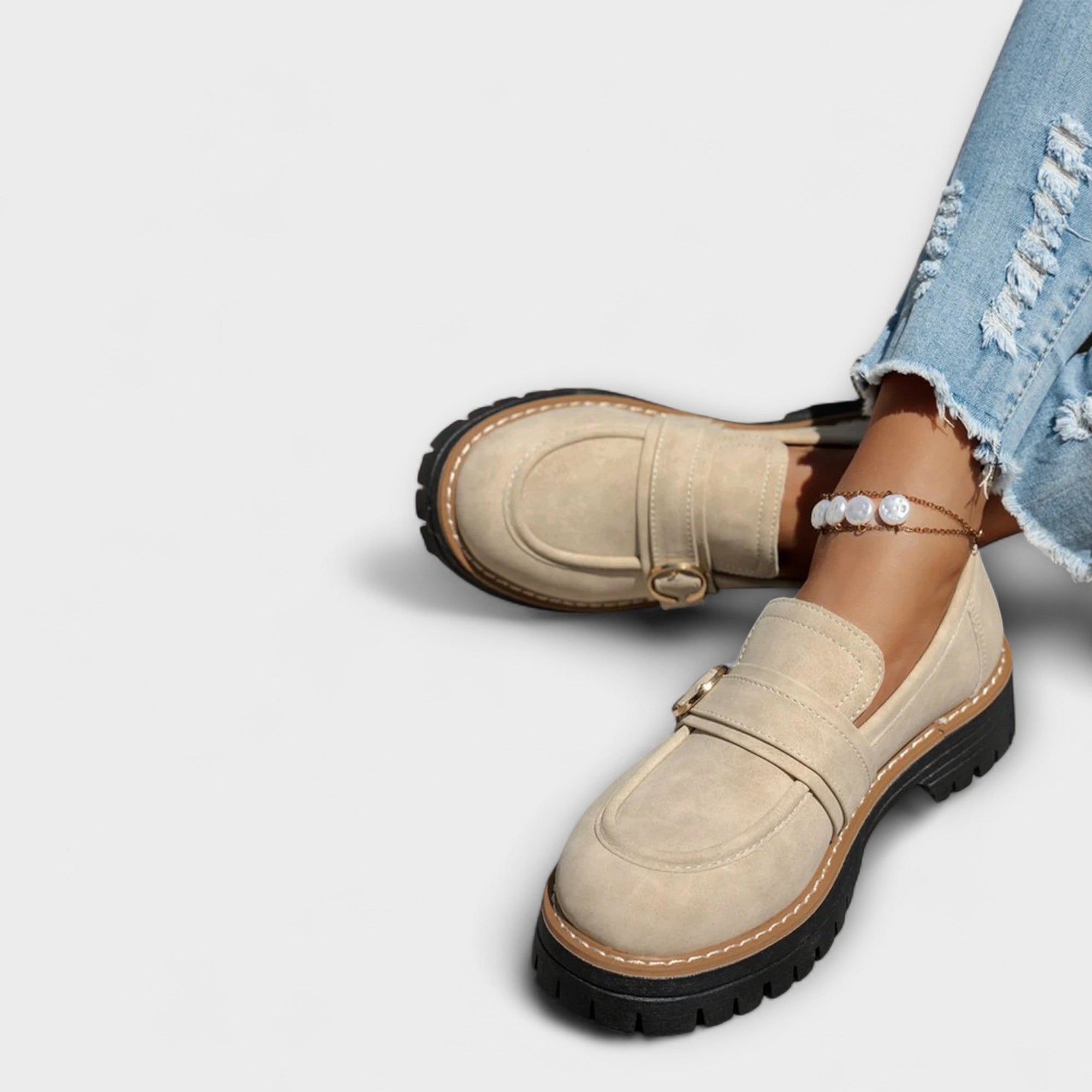 Mira – Chic and Versatile Round Toe Moccasins for a Refined Style