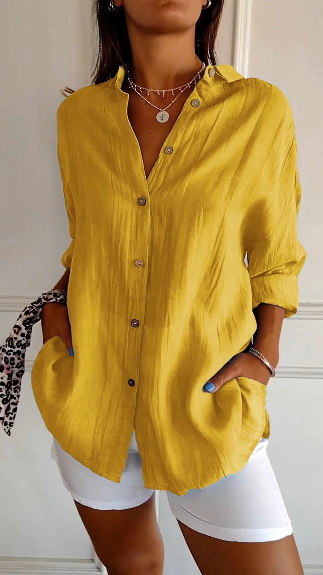 Clara - Chic Solid Color Blouse