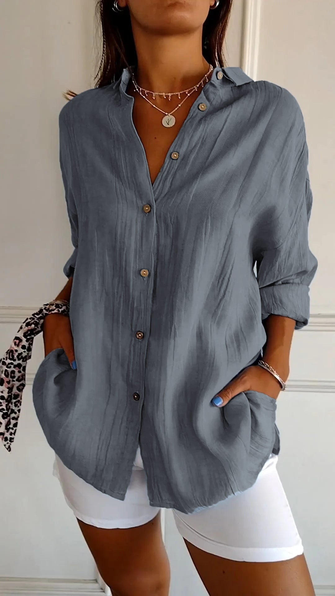 Clara - Chic Solid Color Blouse