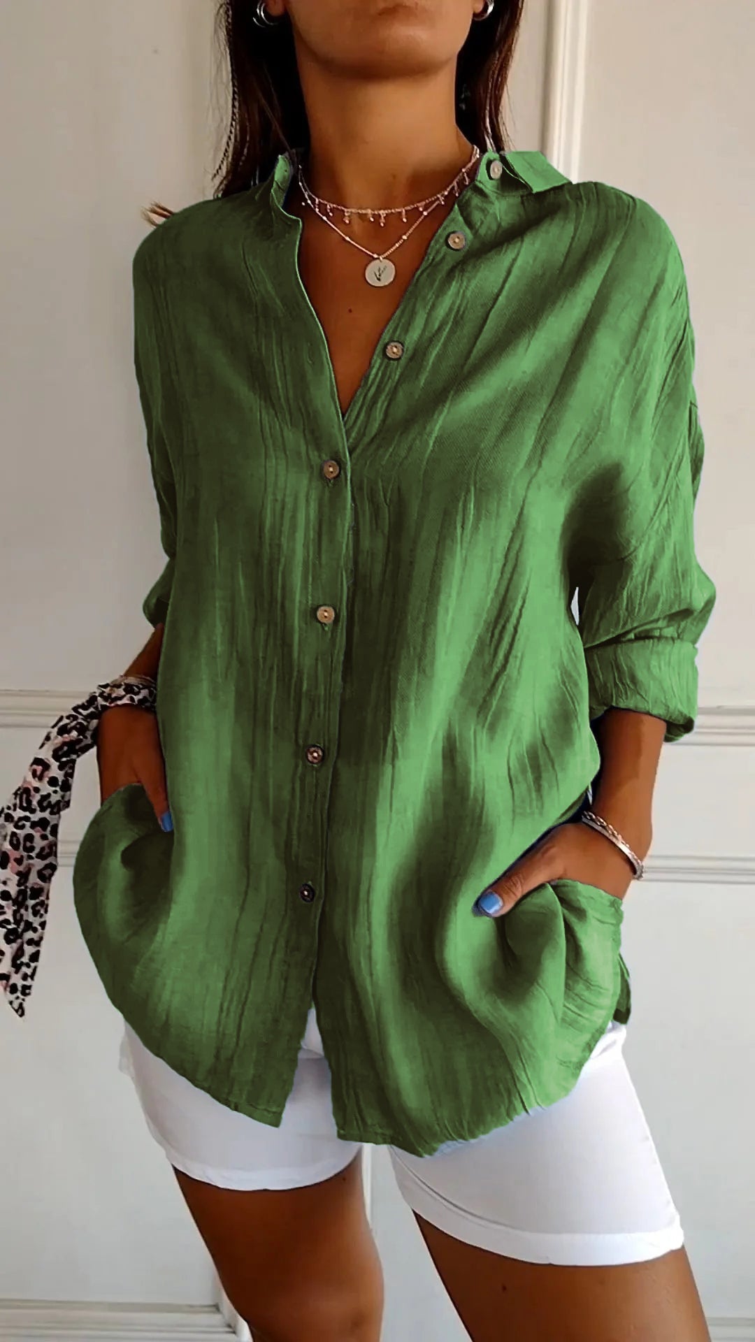 Clara - Chic Solid Color Blouse