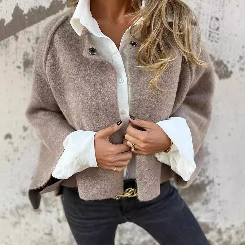 Ilse™ | Short jacket with elegant flared sleeves